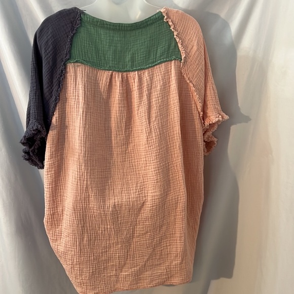 Umgee Womens Colorblock V-Neck Women's Top Size 1X Muted colors-blue green pink - Picture 4 of 5